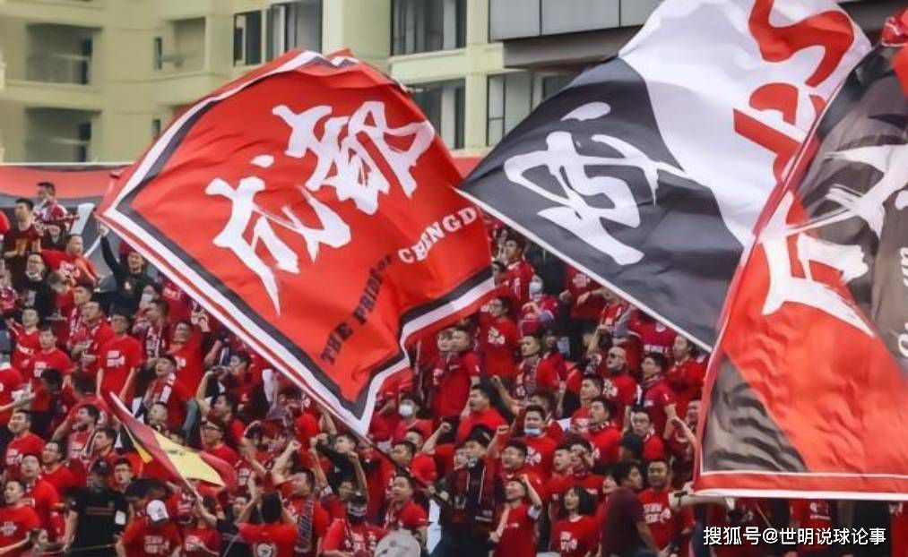 哈哈哈，都吃都吃，东家姑娘请客，敞开了肚皮吃……。
